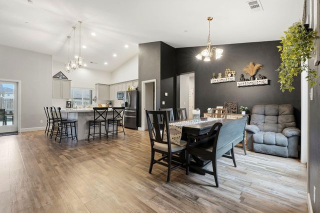 1881 W Date Avenue, Porterville, CA 93257