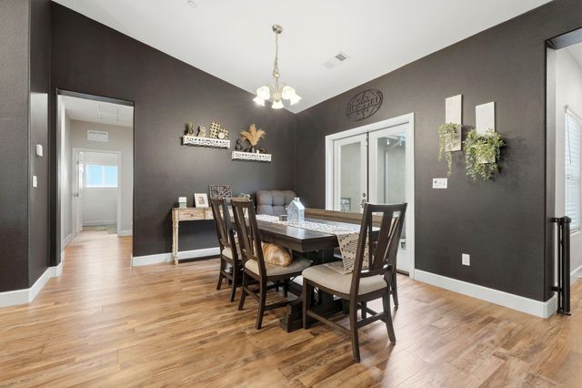 1881 W Date Avenue, Porterville, CA 93257