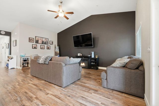 1881 W Date Avenue, Porterville, CA 93257