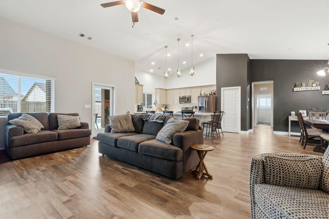 1881 W Date Avenue, Porterville, CA 93257