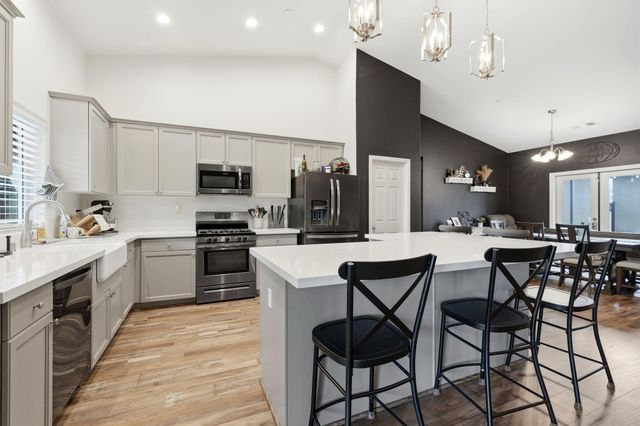 1881 W Date Avenue, Porterville, CA 93257