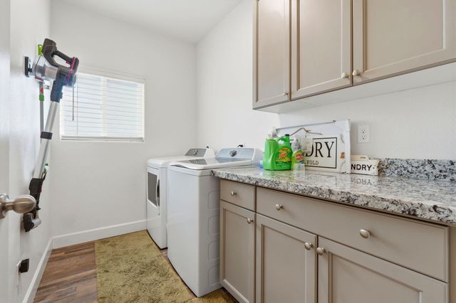 1881 W Date Avenue, Porterville, CA 93257