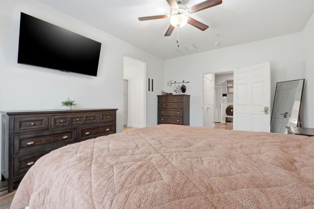 1881 W Date Avenue, Porterville, CA 93257