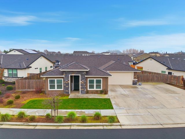 1881 W Date Avenue, Porterville, CA 93257