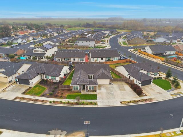 1881 W Date Avenue, Porterville, CA 93257