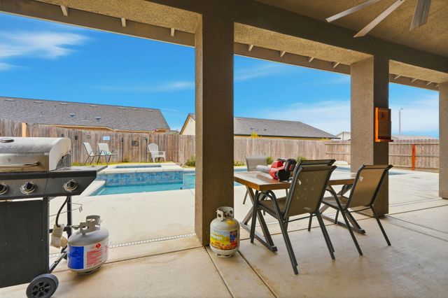 1881 W Date Avenue, Porterville, CA 93257