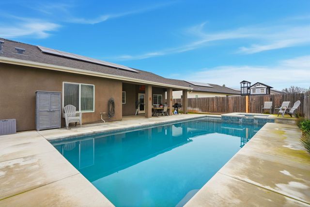 1881 W Date Avenue, Porterville, CA 93257