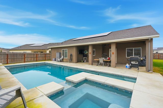 1881 W Date Avenue, Porterville, CA 93257