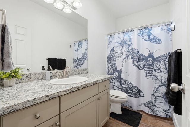 1881 W Date Avenue, Porterville, CA 93257