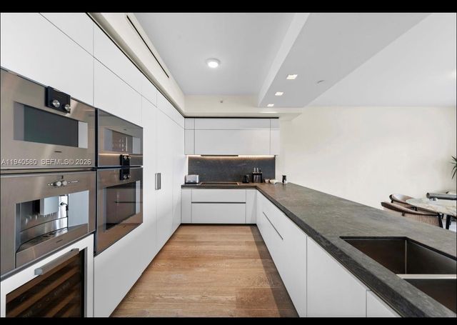 7055 Fisher Island Dr 7055, Miami Beach, FL 33109