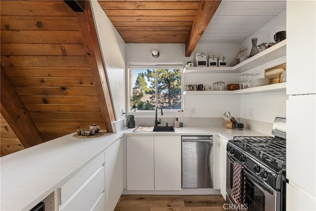 1191 Scenic Way, Rimforest, CA 92378
