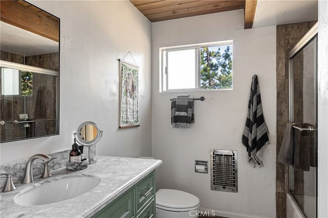 1191 Scenic Way, Rimforest, CA 92378