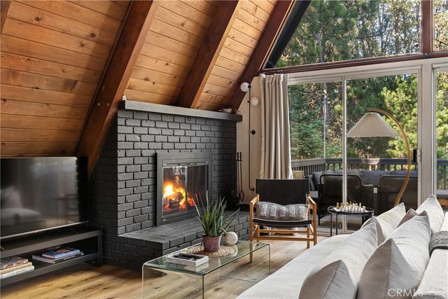 1191 Scenic Way, Rimforest, CA 92378