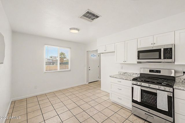2212 W MADISON Street, Phoenix, AZ 85009