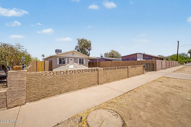 2212 W MADISON Street, Phoenix, AZ 85009