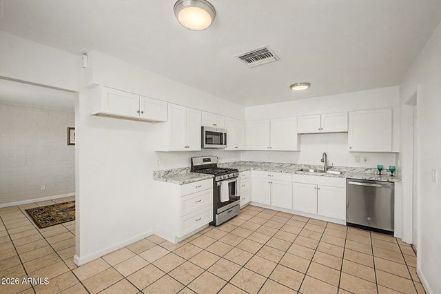 2212 W MADISON Street, Phoenix, AZ 85009