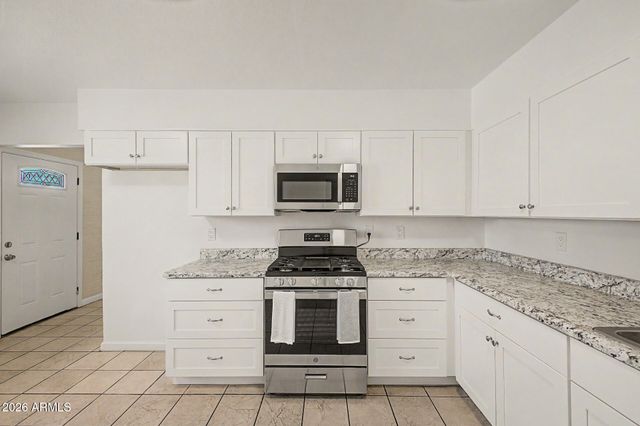 2212 W MADISON Street, Phoenix, AZ 85009