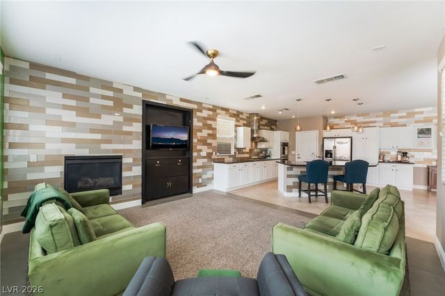 9808 Sandy Turtle Avenue, Las Vegas, NV 89149