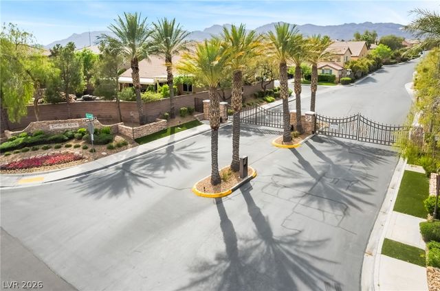 9808 Sandy Turtle Avenue, Las Vegas, NV 89149