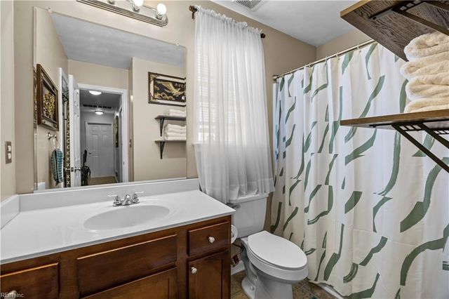 13 Jester Court CT, Portsmouth, VA 23701