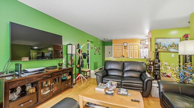 421 N Broadway 28, Yonkers, NY 10701