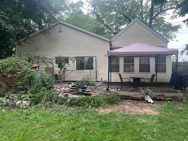 51 Juniper Street, Auburn Hills, MI 48326