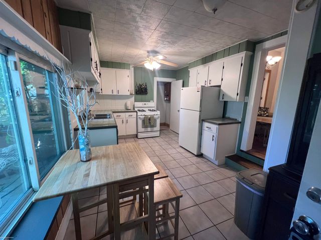 51 Juniper Street, Auburn Hills, MI 48326