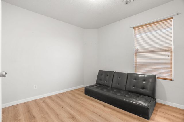 10643 Four Mile Road SW, Albuquerque, NM 87121