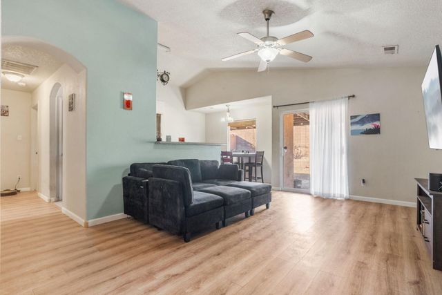 10643 Four Mile Road SW, Albuquerque, NM 87121