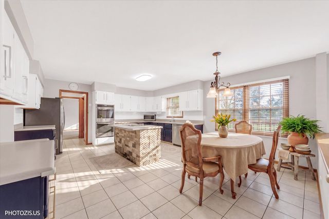 943 W Bailey Road, Naperville, IL 60565