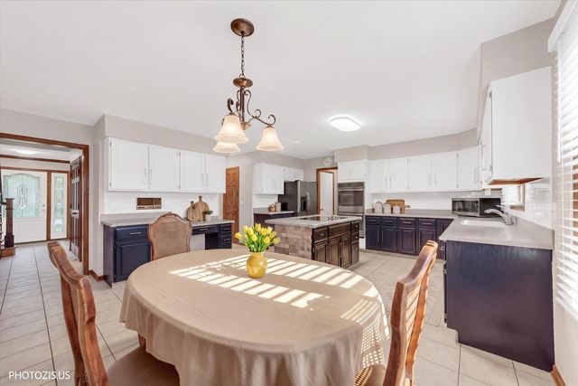 943 W Bailey Road, Naperville, IL 60565