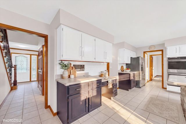 943 W Bailey Road, Naperville, IL 60565