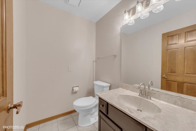 943 W Bailey Road, Naperville, IL 60565