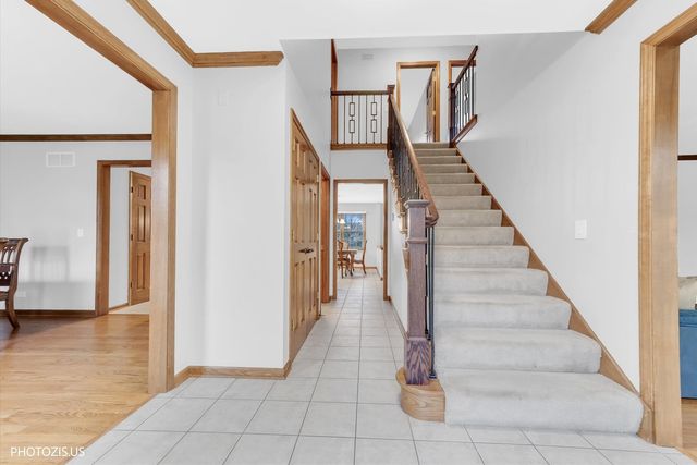 943 W Bailey Road, Naperville, IL 60565