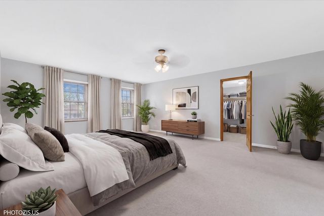 943 W Bailey Road, Naperville, IL 60565