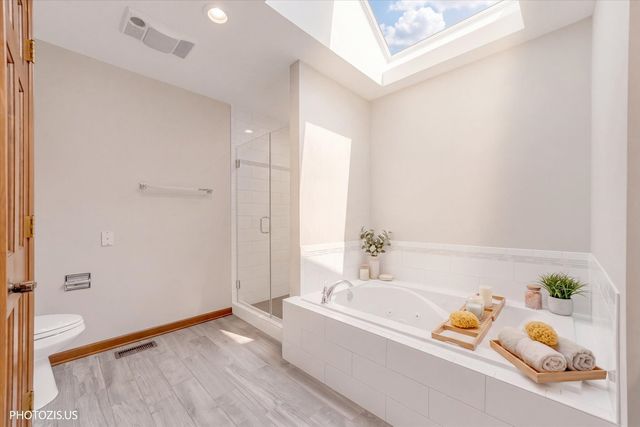 943 W Bailey Road, Naperville, IL 60565