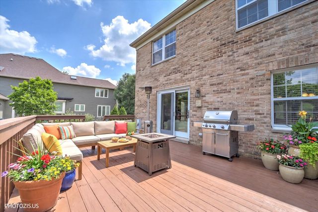 943 W Bailey Road, Naperville, IL 60565