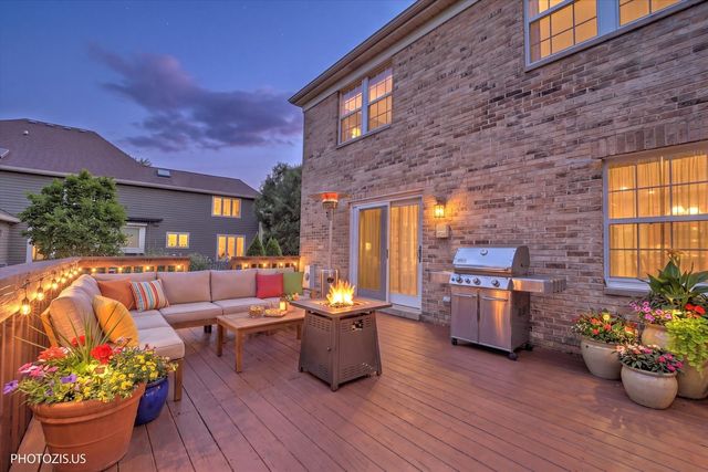 943 W Bailey Road, Naperville, IL 60565