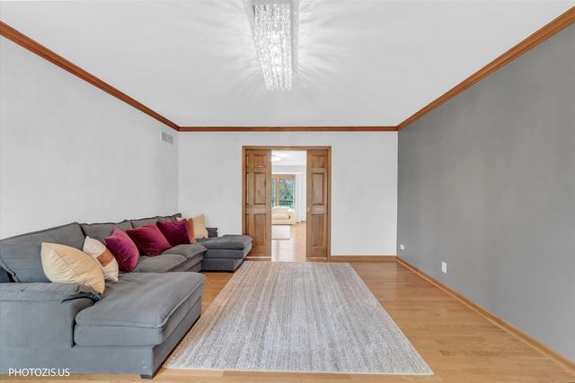 943 W Bailey Road, Naperville, IL 60565