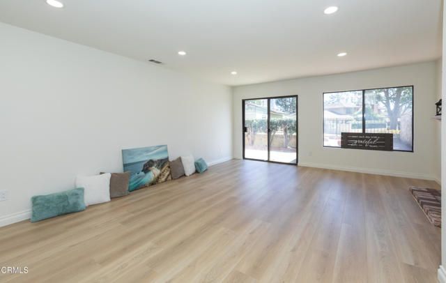 838 Sandberg Lane, Ventura, CA 93003