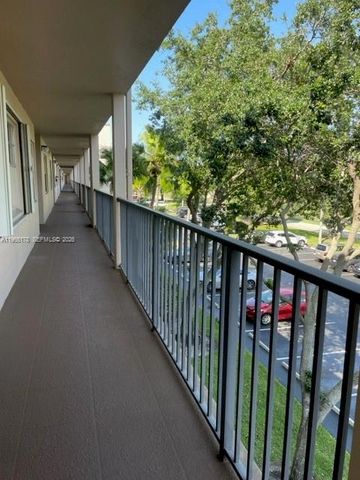 1200 SW 125th Ave 303L, Pembroke Pines, FL 33027