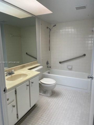 1200 SW 125th Ave 303L, Pembroke Pines, FL 33027