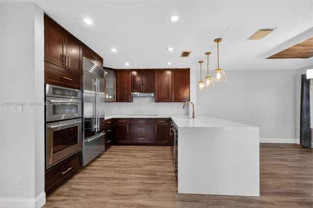 1603 W Harmony Lake Cir ., Davie, FL 33324