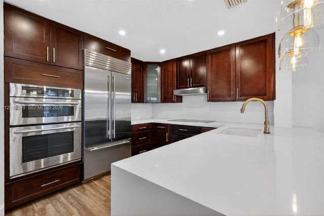 1603 W Harmony Lake Cir ., Davie, FL 33324