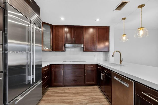 1603 W Harmony Lake Cir ., Davie, FL 33324