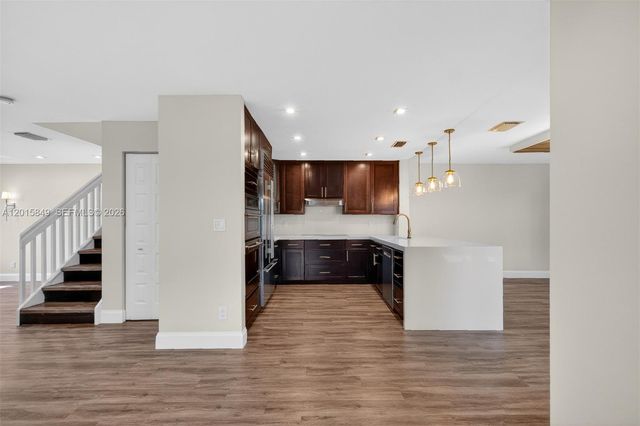 1603 W Harmony Lake Cir ., Davie, FL 33324