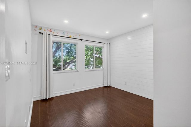 1603 W Harmony Lake Cir ., Davie, FL 33324