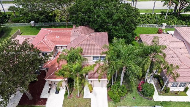 1603 W Harmony Lake Cir ., Davie, FL 33324