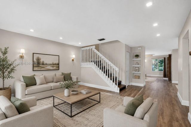 1603 W Harmony Lake Cir ., Davie, FL 33324