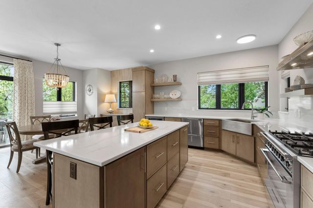 10821 Blossom Road, Eden Prairie, MN 55347